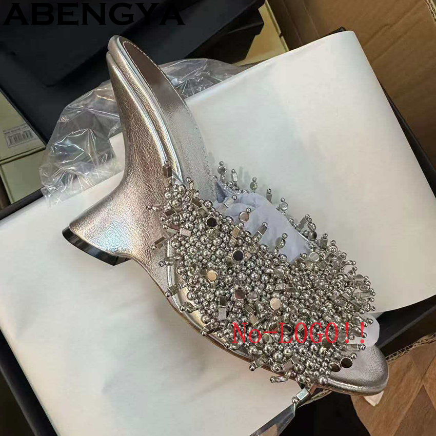 Pantofole con zeppa con string - Women Fashion Week 2026 recensione e prezzo